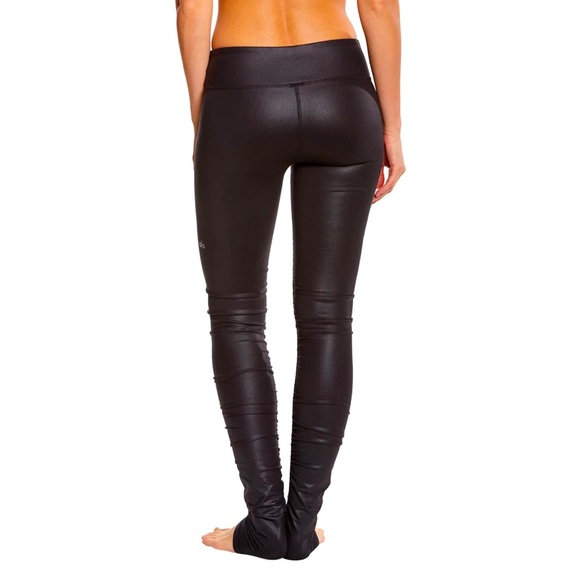 BNWT alo yoga Idol Shine Tight. Size Small. Rouched, Glossy Leggings. - Picture 2 of 4